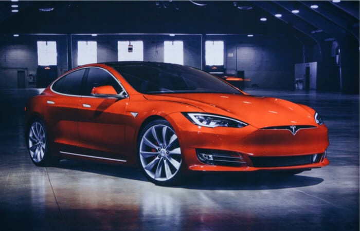 Tesla Aktie Kurs Explodiert Und Bricht Wieder Ein Was Tun